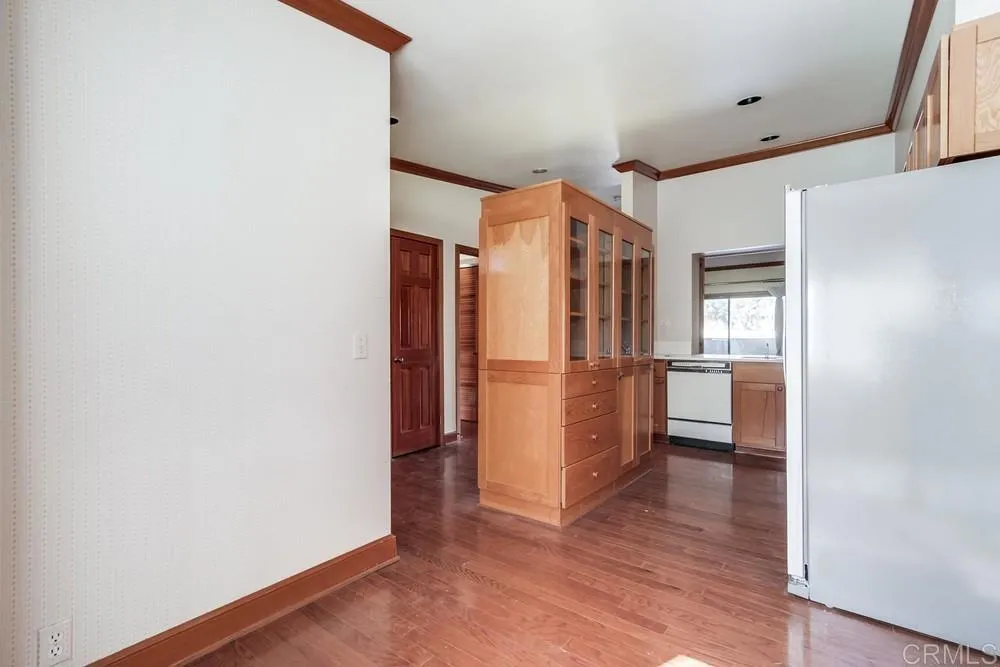 https://cdn.realtyfeed.com/cdn/127/306344069/5a2229aaf1134e57b92e4db7a1a9345f.webp