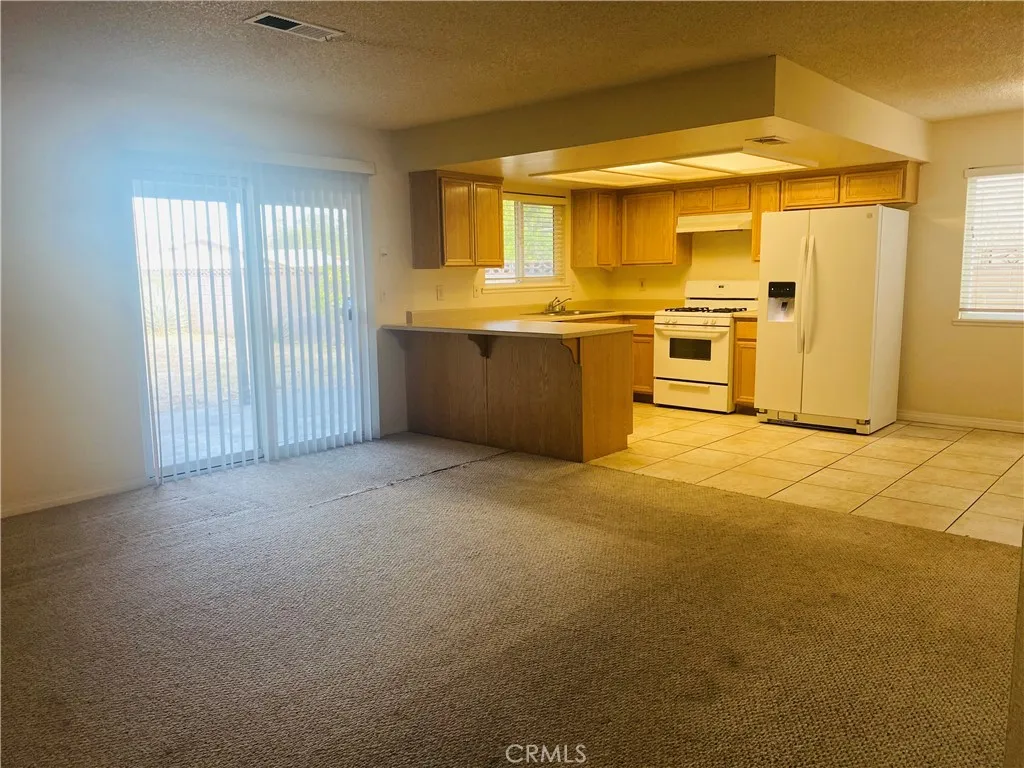 44504 Watford Avenue, Lancaster, Ca 93535 - Photo 5 of 10, Lancaster, CA