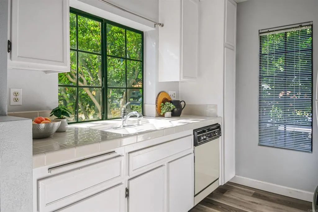 https://cdn.realtyfeed.com/cdn/127/306344314/49f001f86746978579c5acb852dc613f.webp