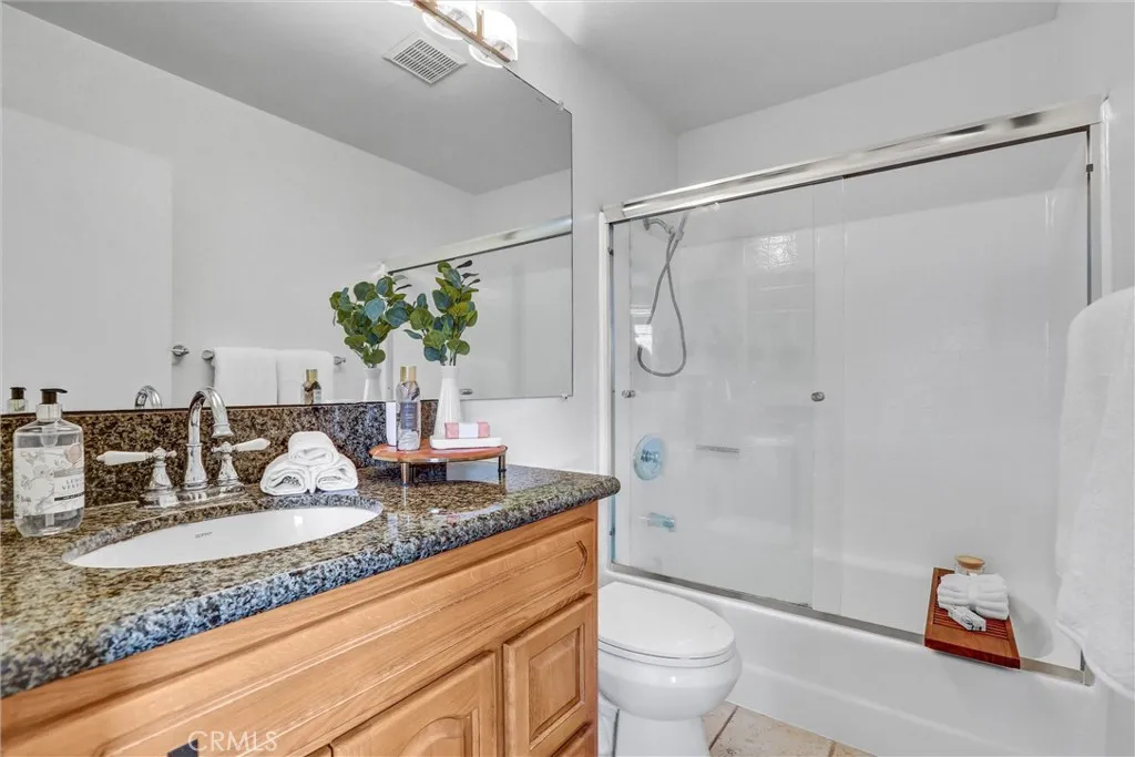 Photo #12: OC25011958 Listing: Photo #12
