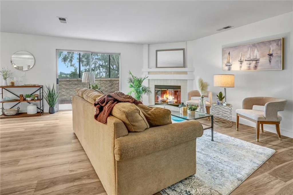 Photo #3: OC25011958 Listing 