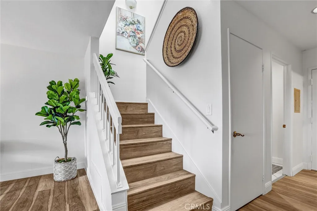 https://cdn.realtyfeed.com/cdn/127/306344446/94ce003e3742939406f0bda040b523a1.webp
