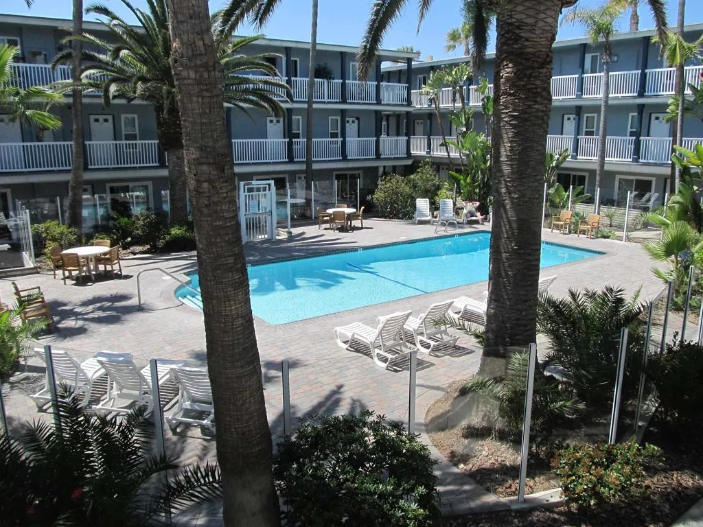https://cdn.realtyfeed.com/cdn/127/306344592/c62c51cc856c1323c0ab90d8e2f98ff8.webp