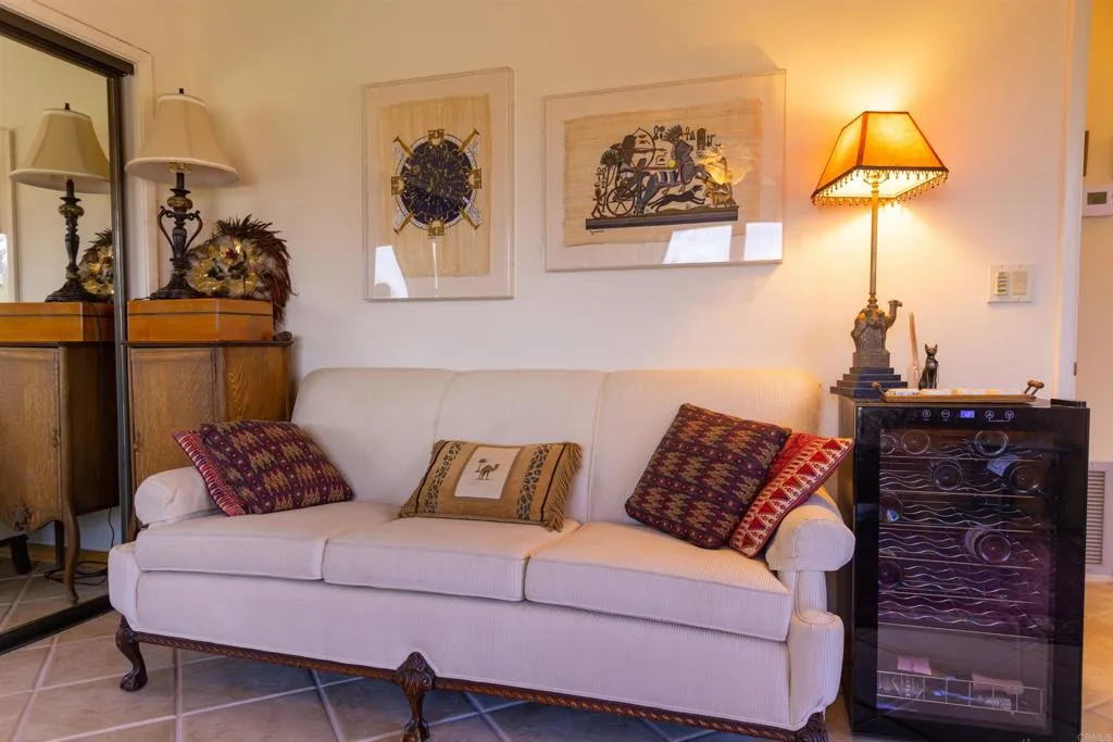 https://cdn.realtyfeed.com/cdn/127/306345795/40062eed64fce734a3ef247e39512ef2.webp