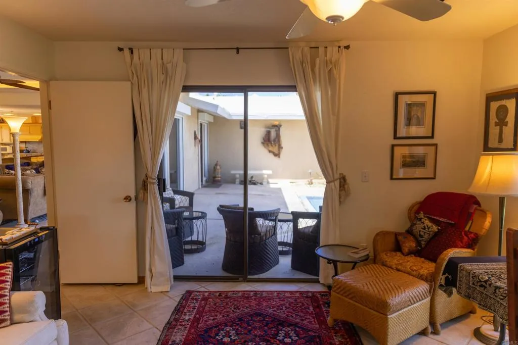 https://cdn.realtyfeed.com/cdn/127/306345795/563eed46bde6516e6ad61d3b7330d93a.webp