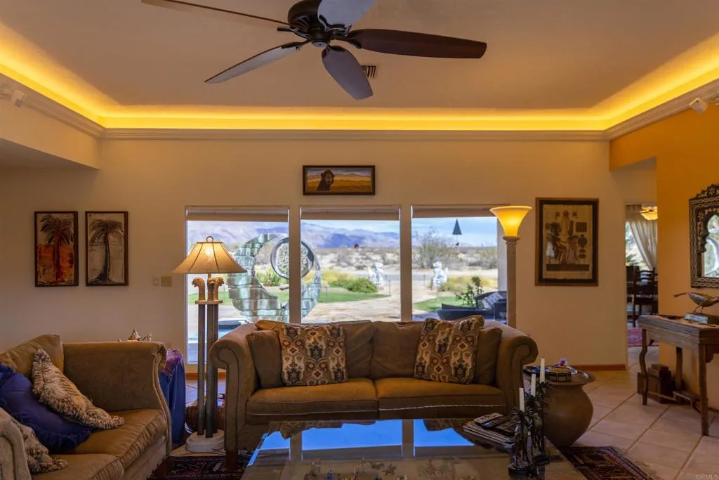 https://cdn.realtyfeed.com/cdn/127/306345795/811714f8bf4845a060332abb67a97713.webp