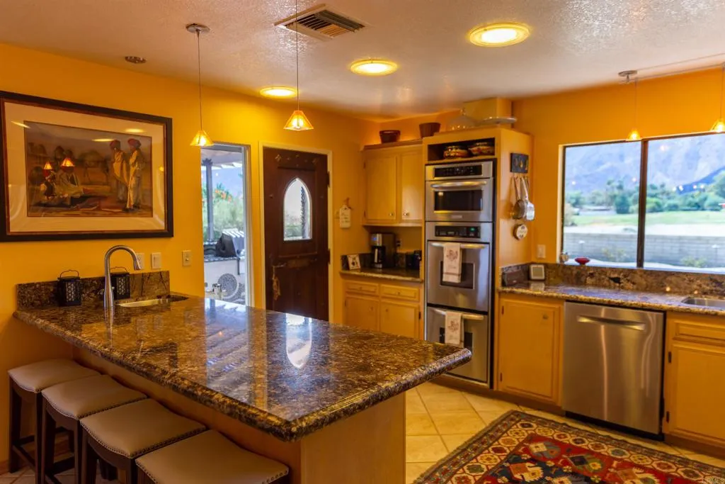 https://cdn.realtyfeed.com/cdn/127/306345795/8dbf2acdd136dab8b0bae16bab76bd7b.webp