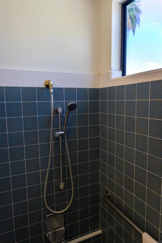 https://cdn.realtyfeed.com/cdn/127/306345795/a8eb9877bd7119bb75d3fc1c3cf26eaf.webp