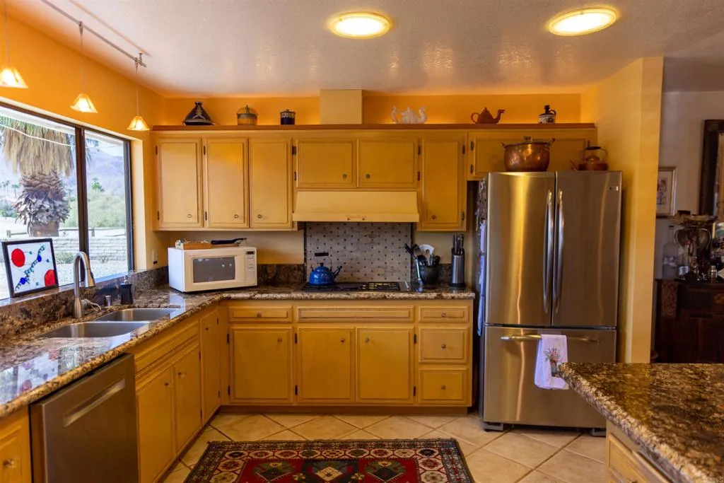 https://cdn.realtyfeed.com/cdn/127/306345795/ebe911767958c164b196dc4bf8d5fb74.webp