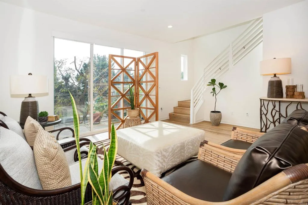 https://cdn.realtyfeed.com/cdn/127/306346409/e929f6b5e359da633a3ae2fb71904633.webp