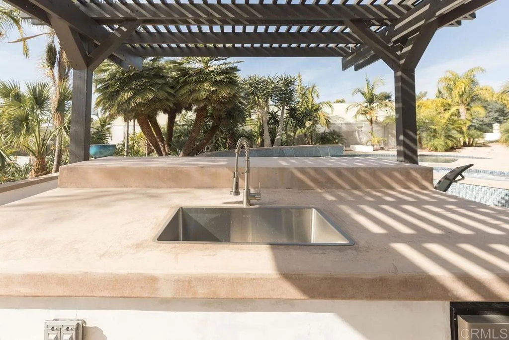 https://cdn.realtyfeed.com/cdn/127/306346423/38a9558f52f59f2d85948217fd38f07a.webp