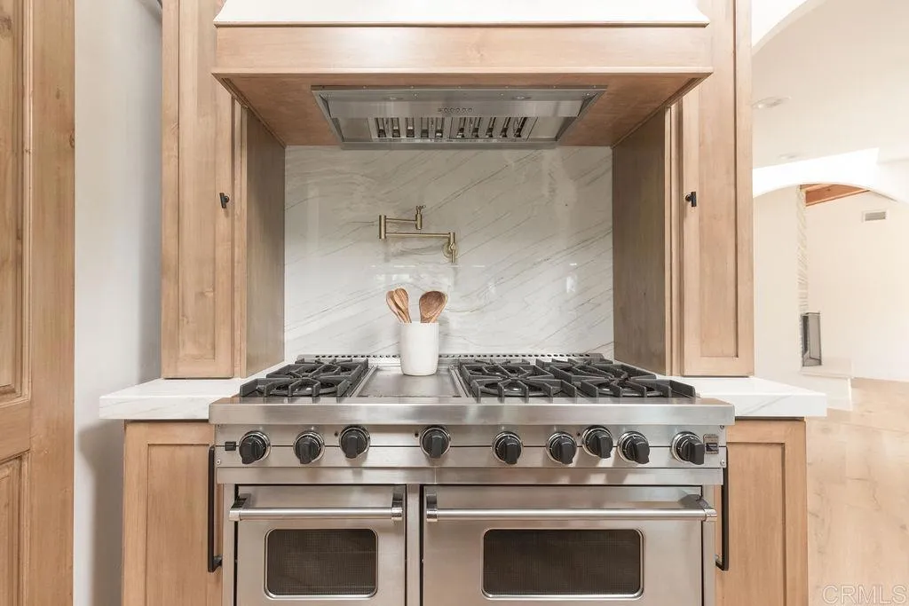 https://cdn.realtyfeed.com/cdn/127/306346423/5067593cad19efb286234b69bad3c480.webp