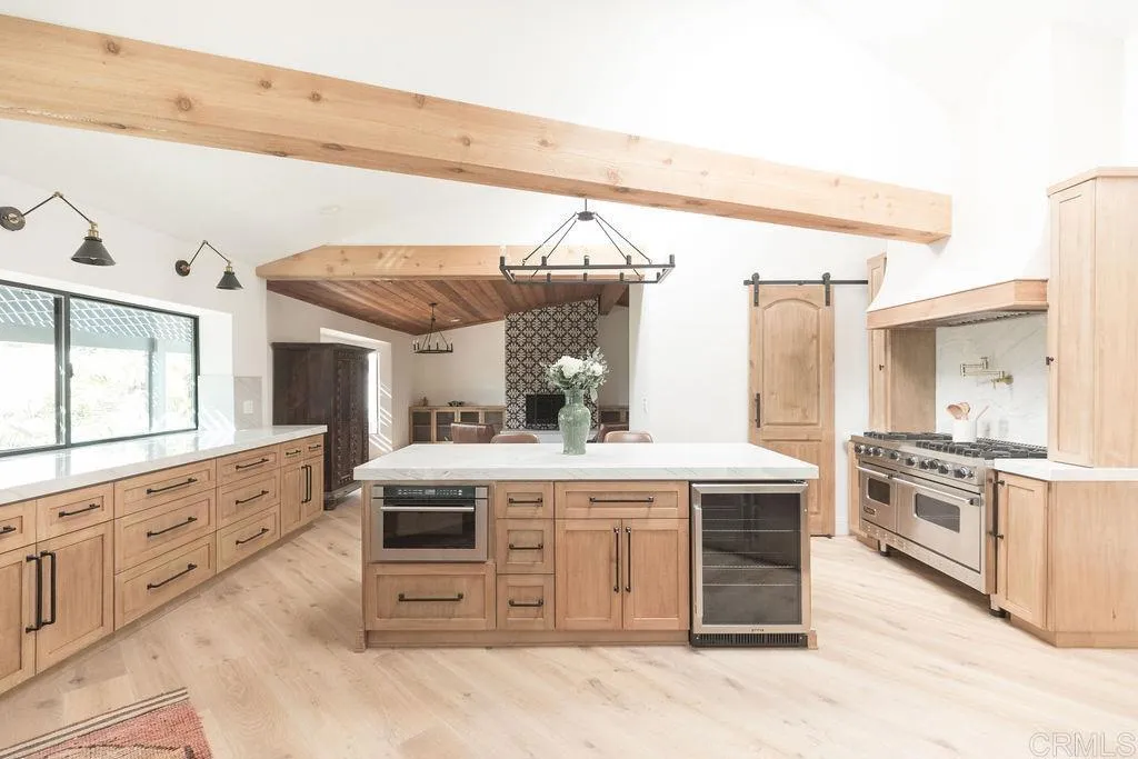 https://cdn.realtyfeed.com/cdn/127/306346423/825365c83d28d8dcc6e1d6a2fec9dba3.webp