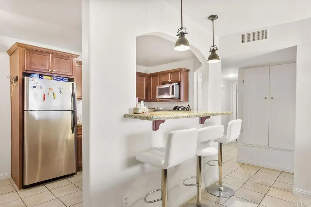 https://cdn.realtyfeed.com/cdn/127/306346833/23cc87bfbc1d354aaba0aabfb48179f4.webp