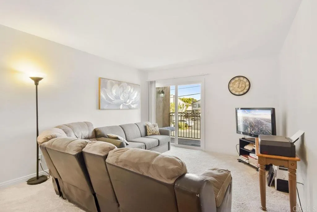 https://cdn.realtyfeed.com/cdn/127/306346833/56c27c50cf348cec2d6d620bdf8118df.webp