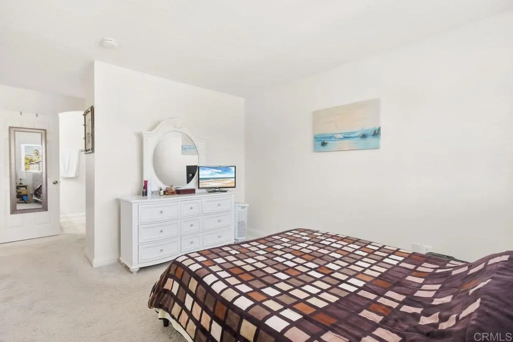 https://cdn.realtyfeed.com/cdn/127/306346833/b65204d4ec5d872544ba650ee09a3a40.webp