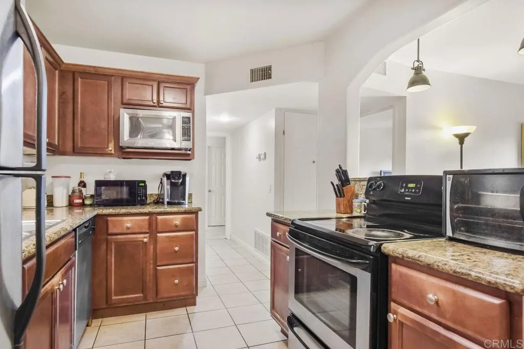 https://cdn.realtyfeed.com/cdn/127/306346833/f4d7cb91c1e8f7eca0eafc8213d77050.webp