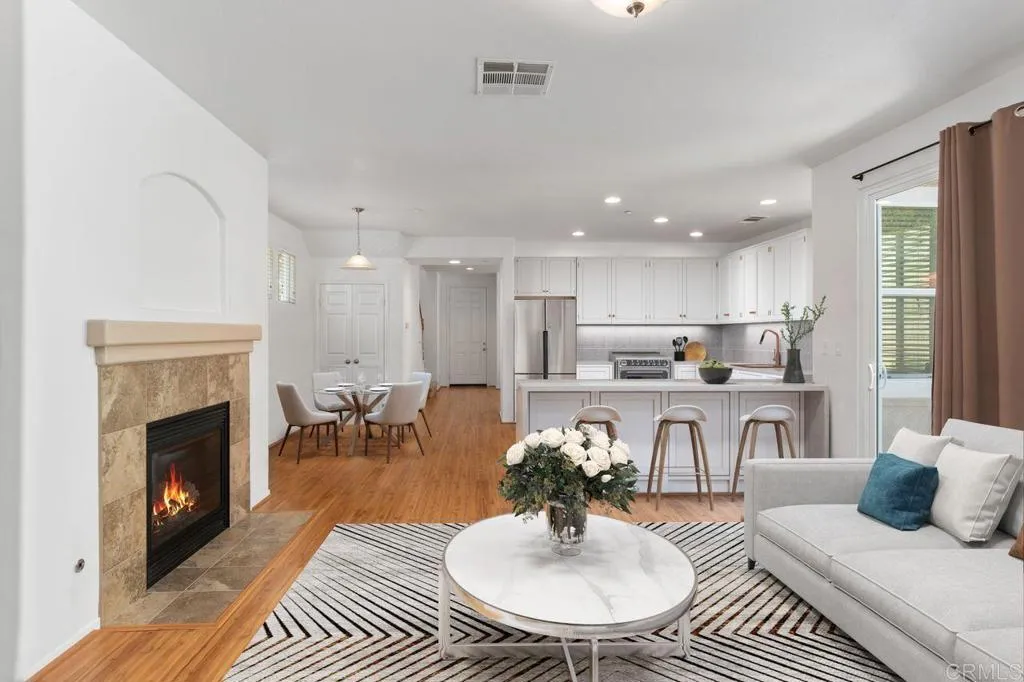 https://cdn.realtyfeed.com/cdn/127/306347182/a75b4b7a9c9281642f214357ff2b7d80.webp