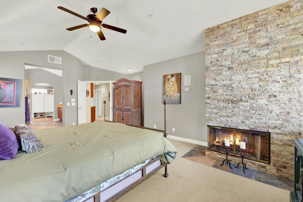 https://cdn.realtyfeed.com/cdn/127/306347186/1a1b1e7822afd74316bfb481c66f8b3a.webp