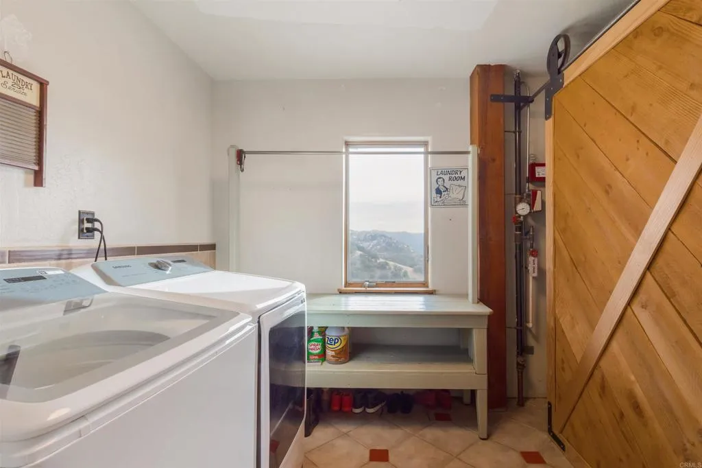 https://cdn.realtyfeed.com/cdn/127/306347909/561bc559f2ac3ed0a598b78bcae4331f.webp