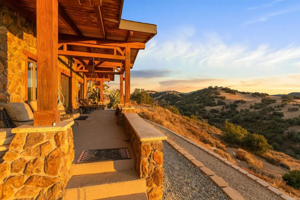 https://cdn.realtyfeed.com/cdn/127/306347909/7d027a1a58fc8ffe43fec34f3ee384bf.webp