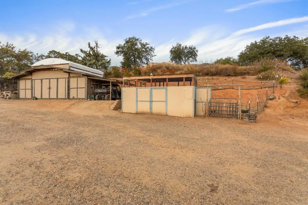 https://cdn.realtyfeed.com/cdn/127/306347909/92b0cfdc99407b615008033899dcb174.webp