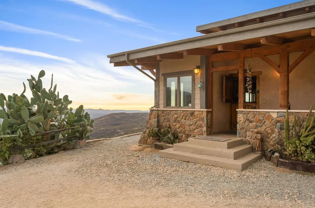 https://cdn.realtyfeed.com/cdn/127/306347909/a6fbbc45d72cf50dea24f2b7d2c61f80.webp