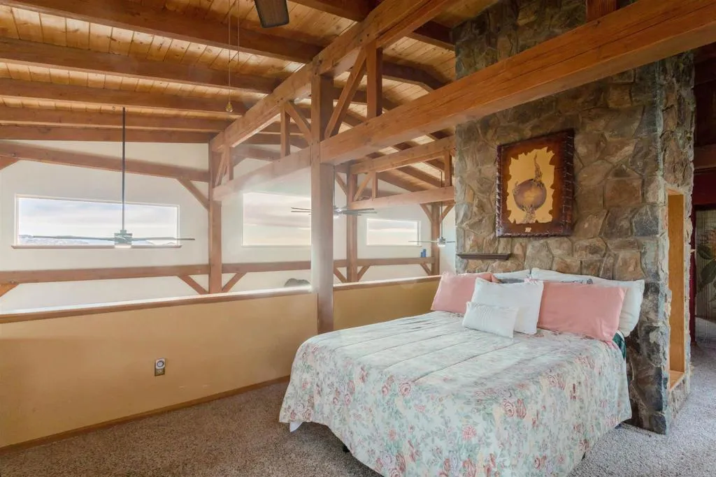 https://cdn.realtyfeed.com/cdn/127/306347909/c69de9c843990a9d7d3fb5772633dfa2.webp