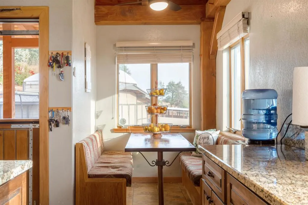 https://cdn.realtyfeed.com/cdn/127/306347909/de6edaf9f9a3af6f33afce5ac9d072ea.webp