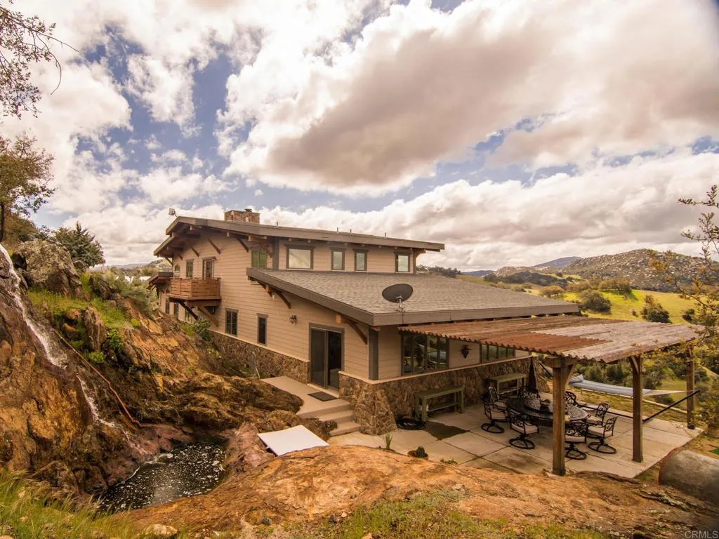 https://cdn.realtyfeed.com/cdn/127/306347909/ff142b4c15607a64ec37eab254e6c843.webp