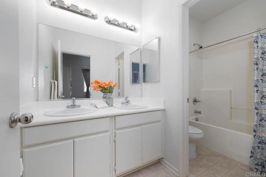 https://cdn.realtyfeed.com/cdn/127/306348360/30c8905f3b96a999c69ace21393c28e2.webp