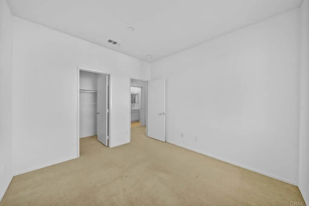 https://cdn.realtyfeed.com/cdn/127/306348360/49dea4f6e338a2026b94ba06e982b780.webp