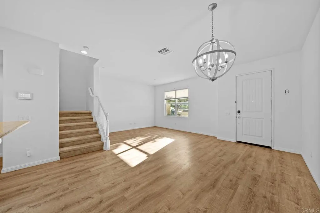 https://cdn.realtyfeed.com/cdn/127/306348360/adac670b51a8f882bdc982c2f50c36e7.webp