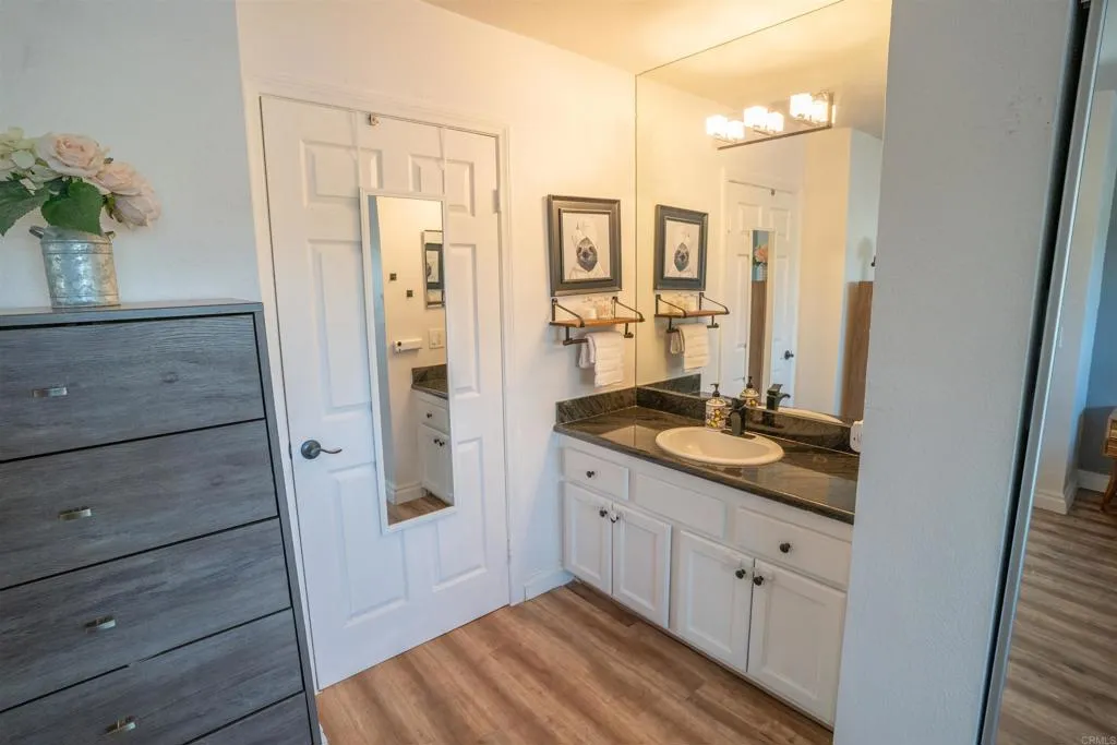 https://cdn.realtyfeed.com/cdn/127/306348408/1ae6d862fe4ef2e24e77cdd61438c18f.webp