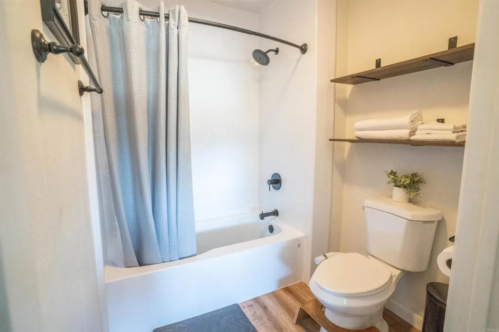 https://cdn.realtyfeed.com/cdn/127/306348408/cb164a6c69a3986c59f17adc76ff6190.webp