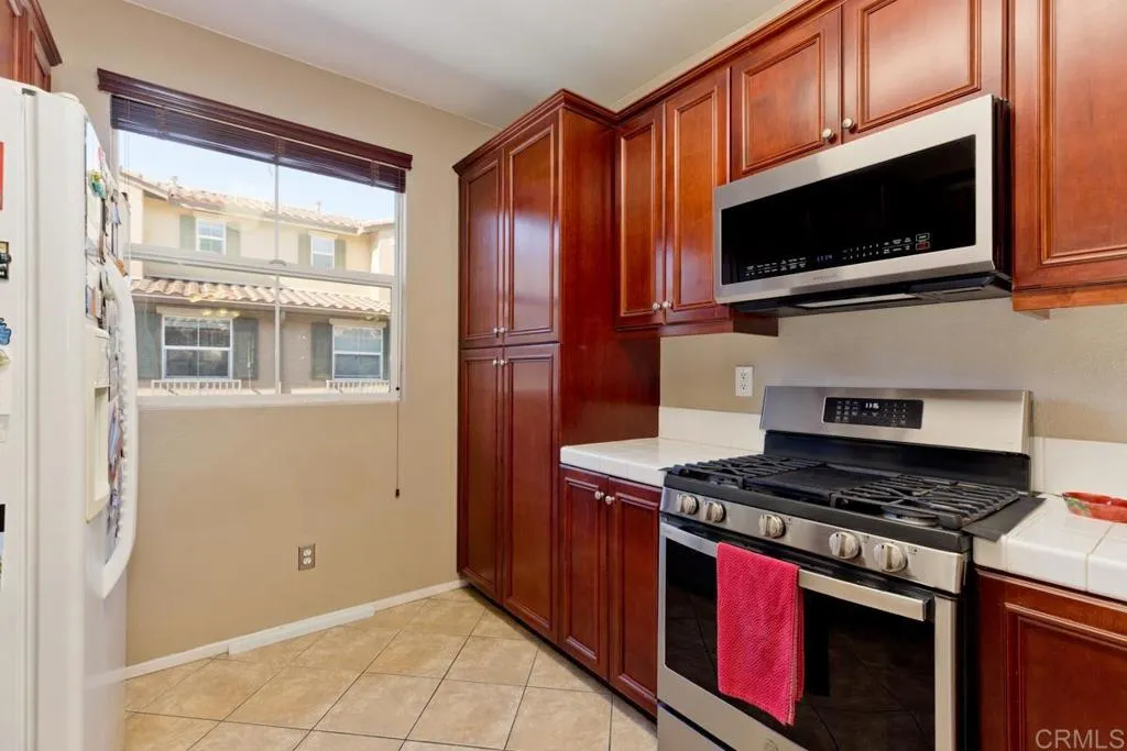 https://cdn.realtyfeed.com/cdn/127/306348672/19c18c71ad4c43086fe21b61f7f2b69f.webp