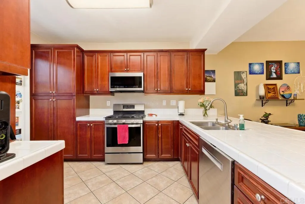 https://cdn.realtyfeed.com/cdn/127/306348672/6eb38efaaa44e61786b1994e7775f95f.webp