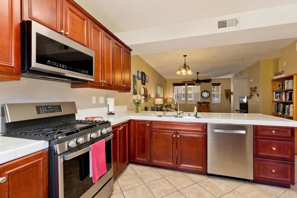 https://cdn.realtyfeed.com/cdn/127/306348672/f9aba85cb09c27ce54e8cd445c9e54e2.webp