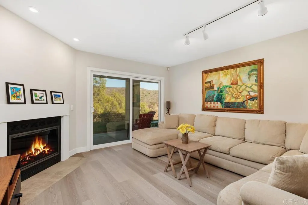 Photo #5: NDP2500794 Listing 
