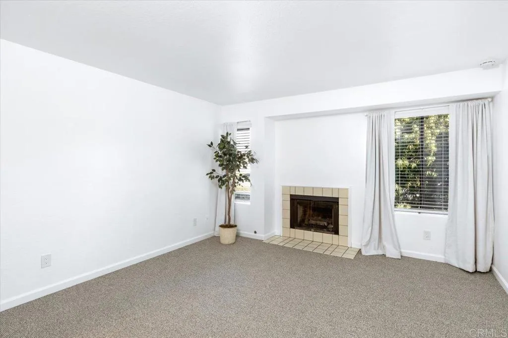 https://cdn.realtyfeed.com/cdn/127/306349397/75831657a5e24b590baa8fea58d9eaff.webp