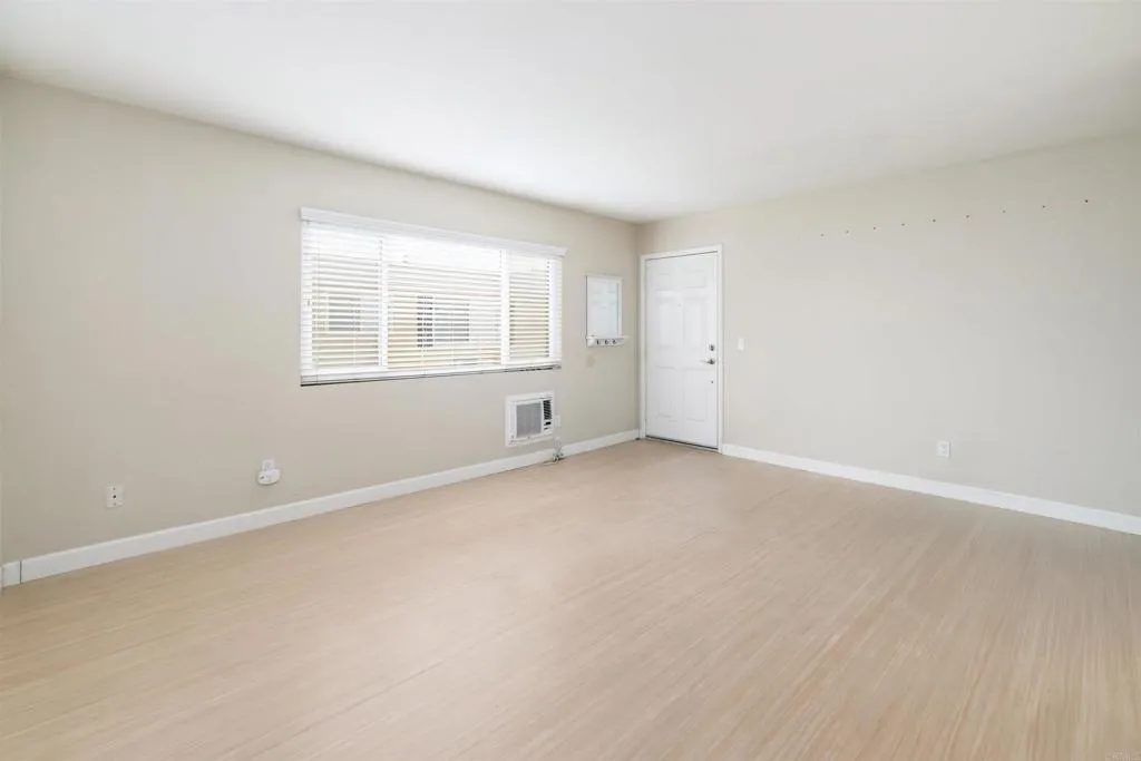 Photo #4: NDP2500804 Listing 