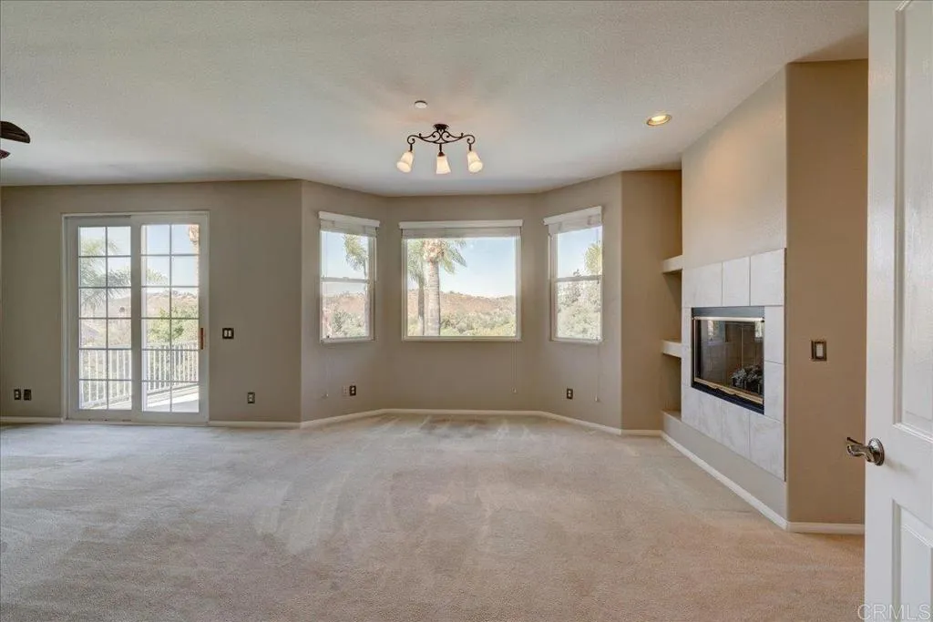 https://cdn.realtyfeed.com/cdn/127/306349424/88439f895e75670c6e8e869914729bb3.webp