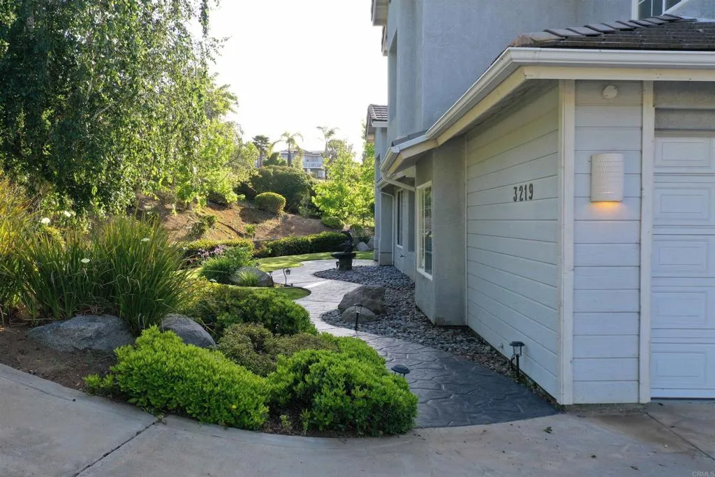 https://cdn.realtyfeed.com/cdn/127/306349424/d937715312511e9c4488cfb91e3ee673.webp
