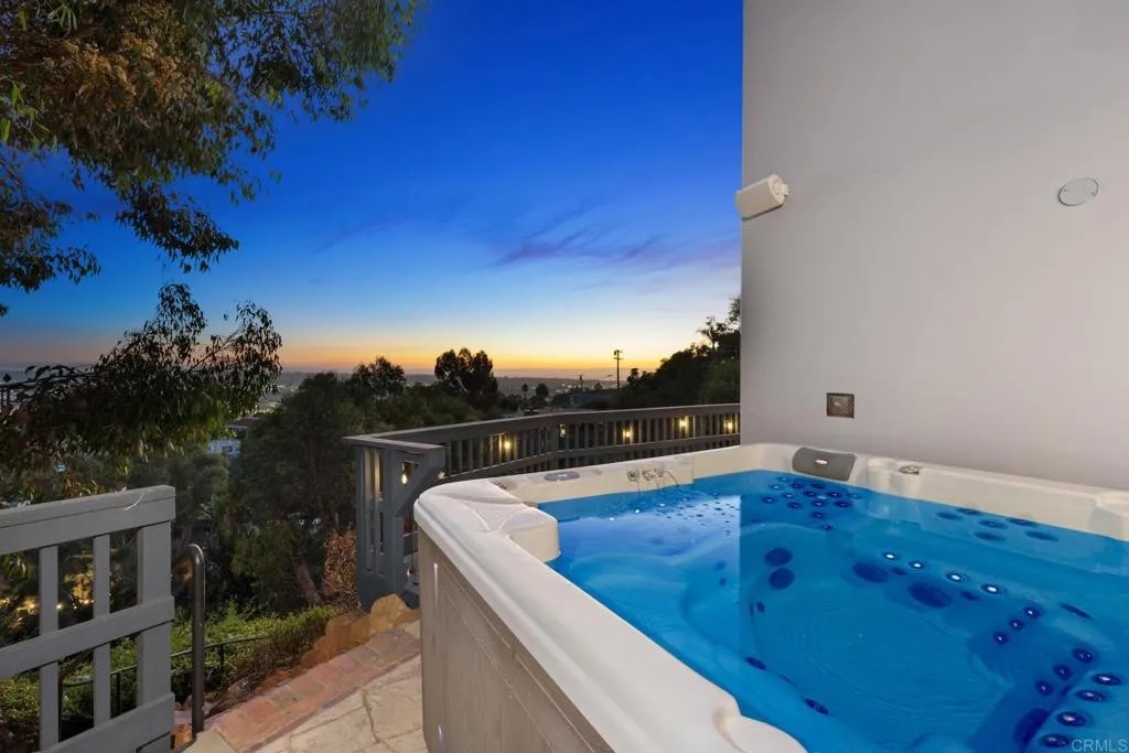 https://cdn.realtyfeed.com/cdn/127/306351098/afb62eb061a93e99703c884df6905d6e.webp
