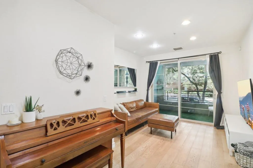 https://cdn.realtyfeed.com/cdn/127/306351413/ae1ec5ced6177a3261b6d77fc956ac6f.webp
