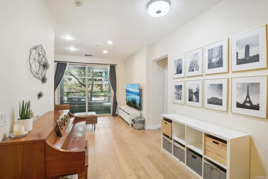 https://cdn.realtyfeed.com/cdn/127/306351413/f9ed06a8518ddcb3d213d6a912aba7ce.webp