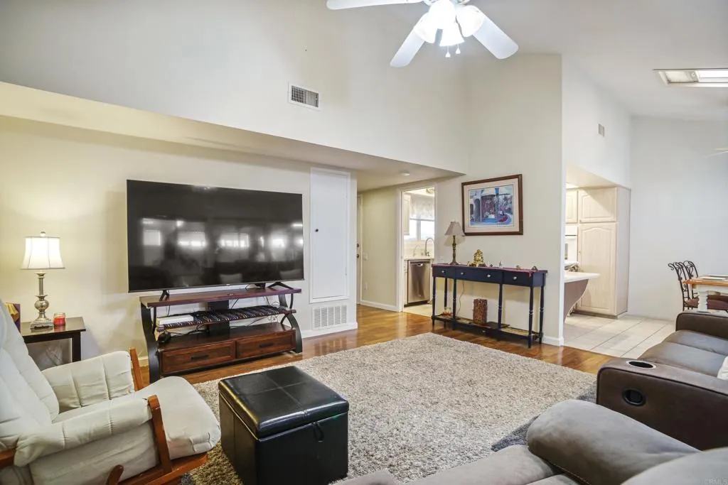 https://cdn.realtyfeed.com/cdn/127/306351535/47c5457fa6650a09b44673dfbd1e9344.webp