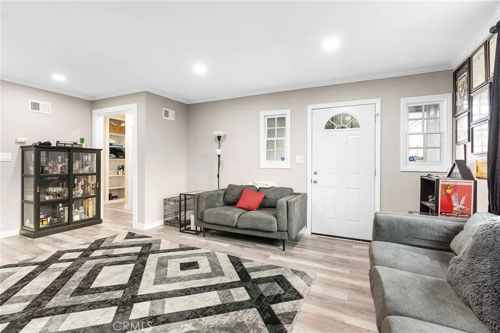 https://cdn.realtyfeed.com/cdn/127/306351661/f10eb3009627232f1733ae6dfb999aba.webp