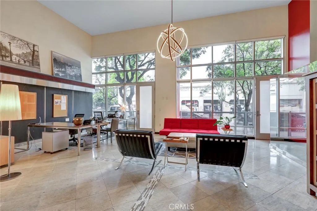 Photo #2: SB25018055 Listing 