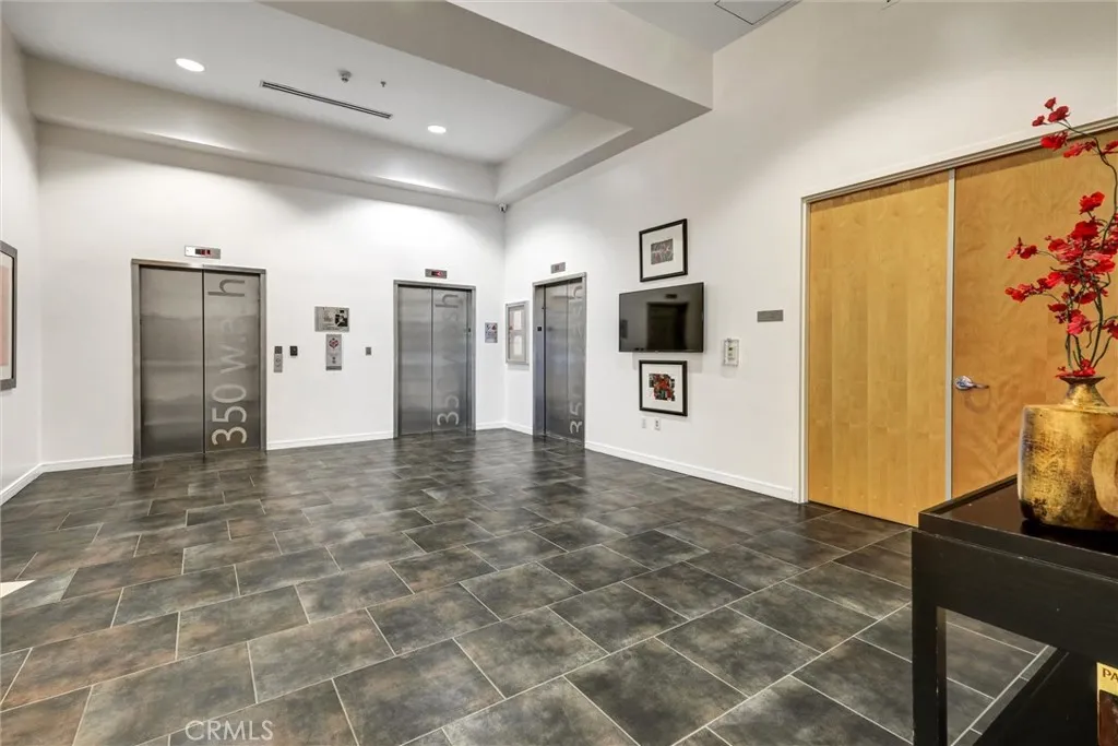 https://cdn.realtyfeed.com/cdn/127/306351838/1647a5a5b27b7f3b43a69e3d11c2b5e8.webp
